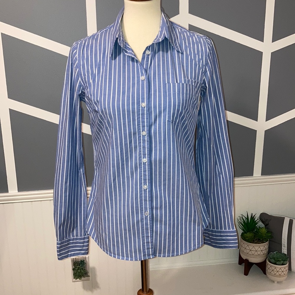 Pin stripe blue & white woven